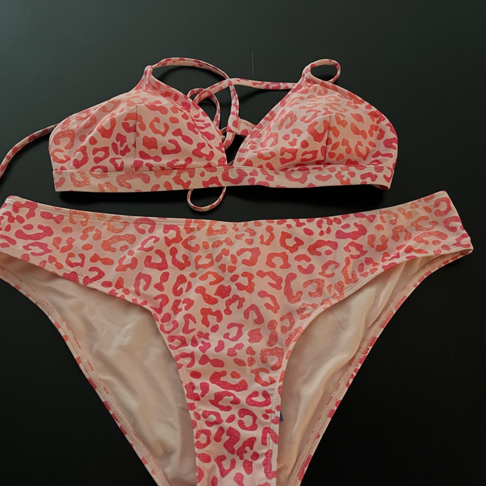 Cupshe Sweet Leopard Cross Tie Back and Classic Hipster Women's Bikini (L)